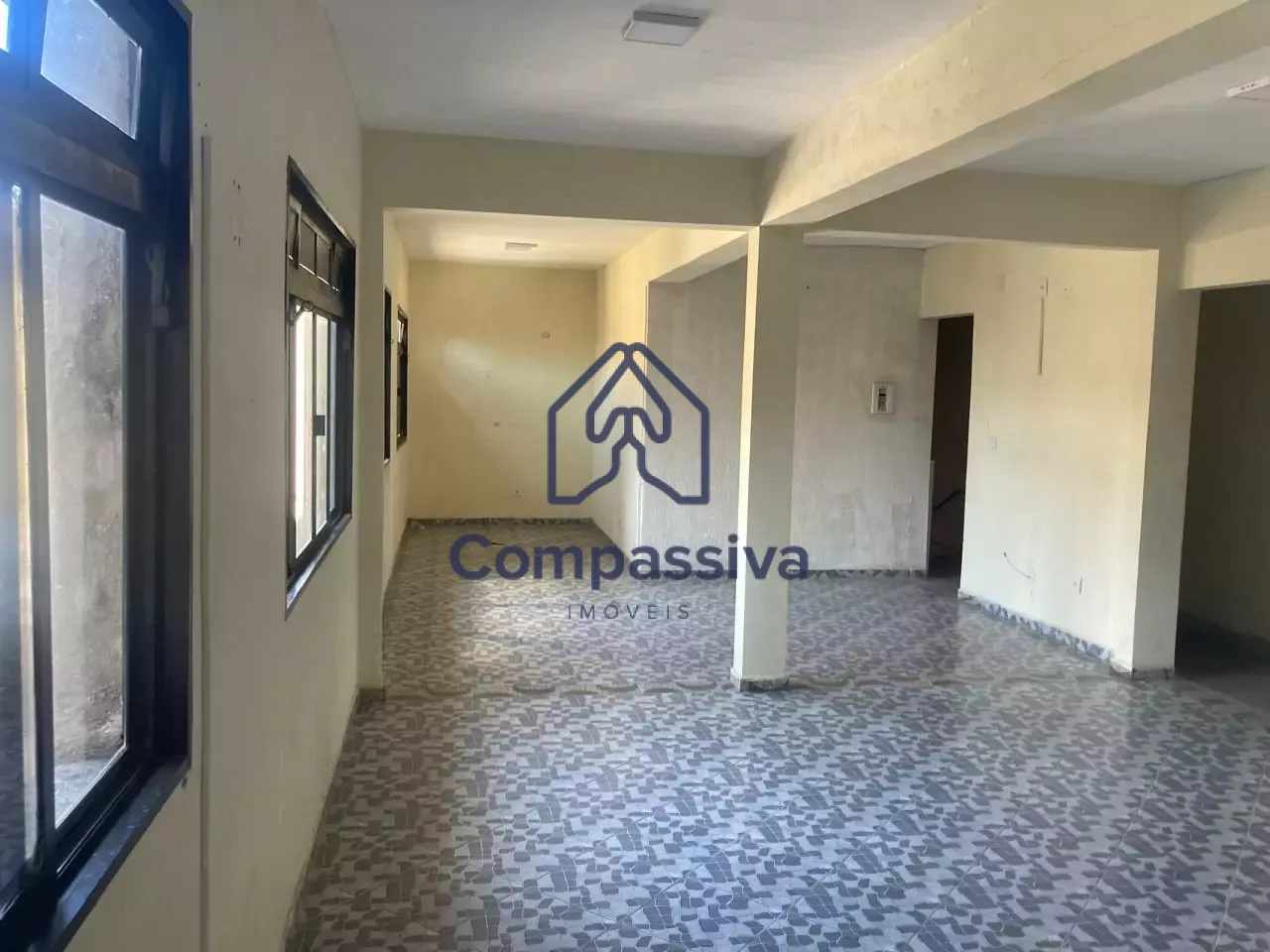 ALUGA-SE Sala comercial